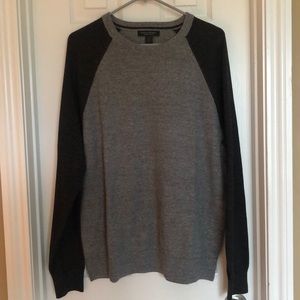 Men's Banana Republic Two-Color Crew Sweater (L)